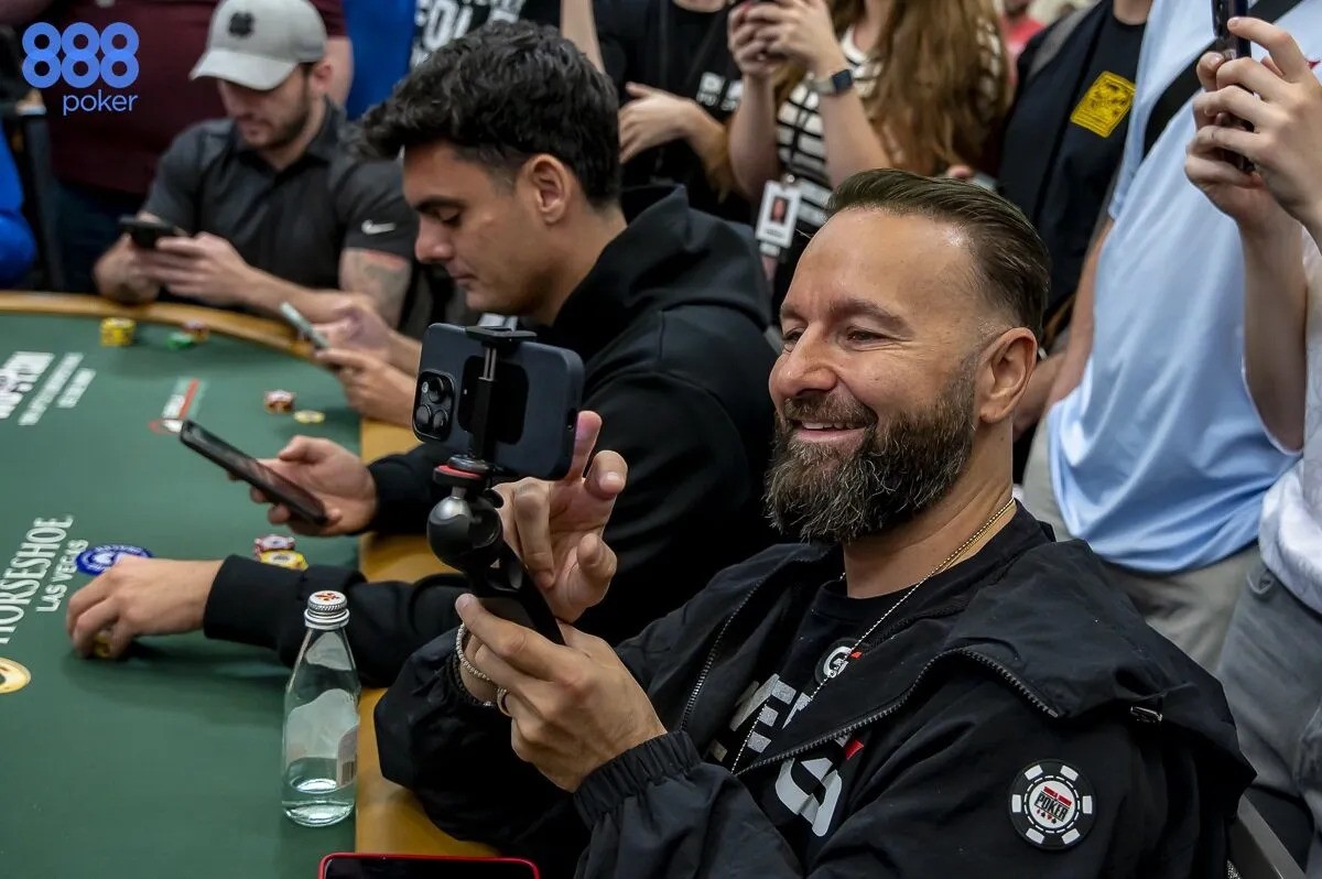 Daniel Negreanu - unul din cei mai buni jucatori de poker din lume