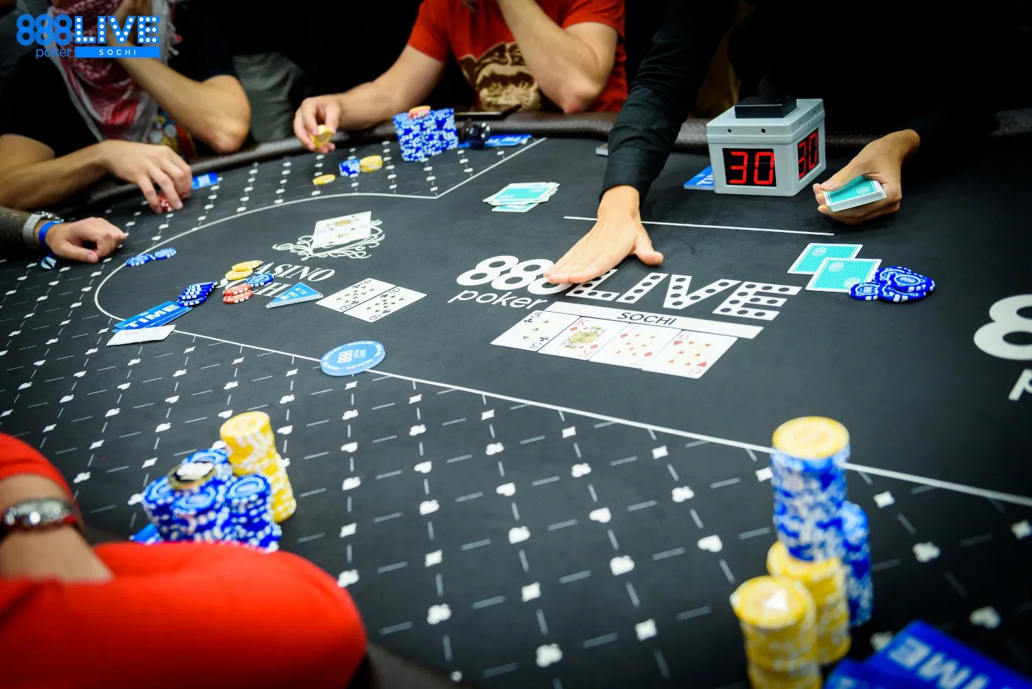 Jocuri cash vs turnee de poker - Blindurile